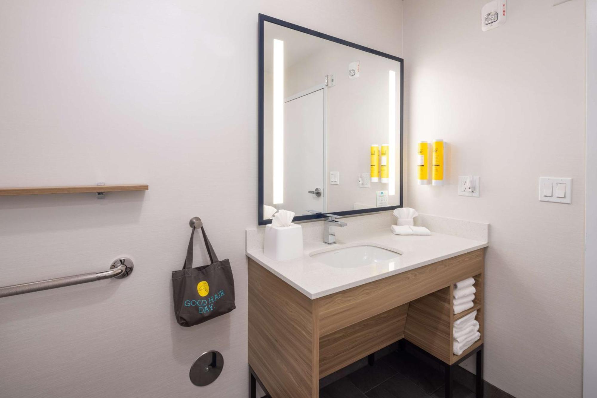 Отель Tru By Hilton Yakima Airport Экстерьер фото